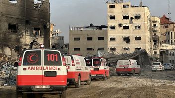 Des centaines de corps retrouvés dans une tombe massive près de l'hôpital de Nasser à Gaza après le retrait de l'armée israélienne