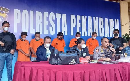 Polisi Tangkap 5 Pengedar Narkoba di Pekanbaru, 2,4 Kg Sabu Disita