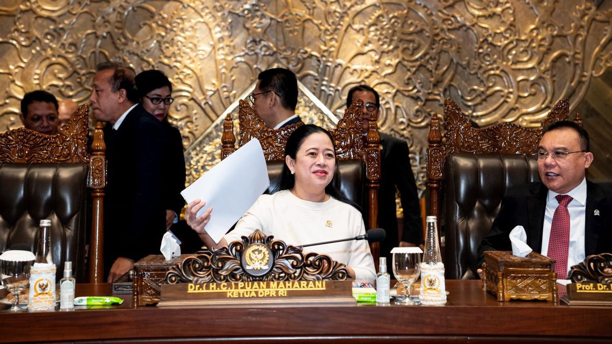 Le président de la plénière, Puan Sahkan 13 Commission de la Chambre des représentants, 1 élément supplémentaire et composition de factions