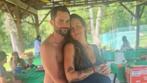 Penn Badgley dan Istri Sambut Kelahiran Anak Kembar Laki-laki