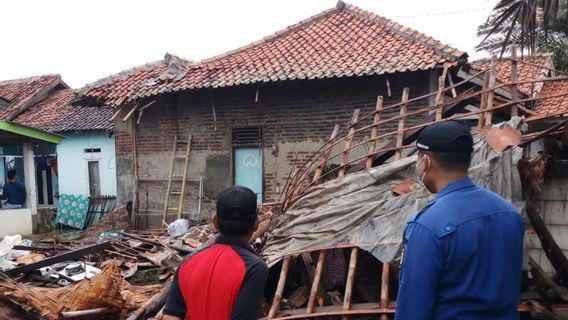 28 Rumah Warga di Tangerang Banten Rusak Diterjang Angin Kencang dan Banjir, Sebagian Warga Mengungsi