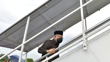 副总统马鲁夫在飞往巴厘岛之前为塞梅鲁火山爆发的受害者传达了悲伤的消息