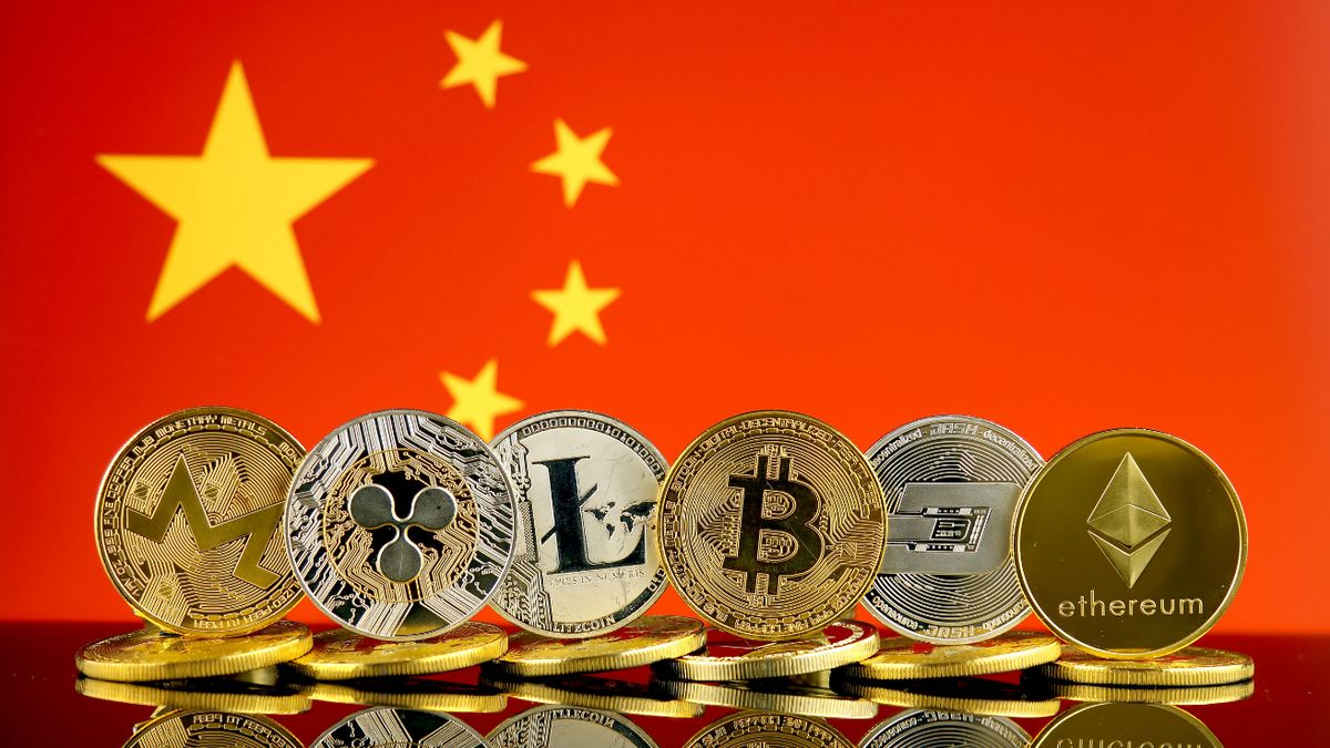 中国前金融官员:加密货币必须受到适当的监管,而不是被禁止