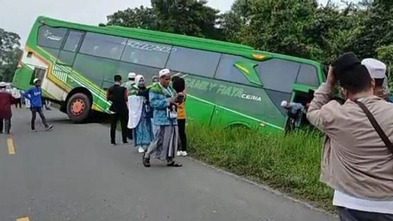 PPIH Jambi派出巴士接载在巴塘哈里发生事故的潜在朝圣者
