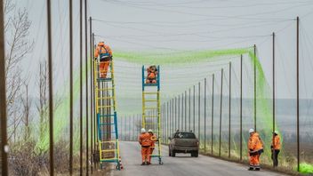 Ukraine construit un filet anti-drones sur les routes pour repousser la terreur russe