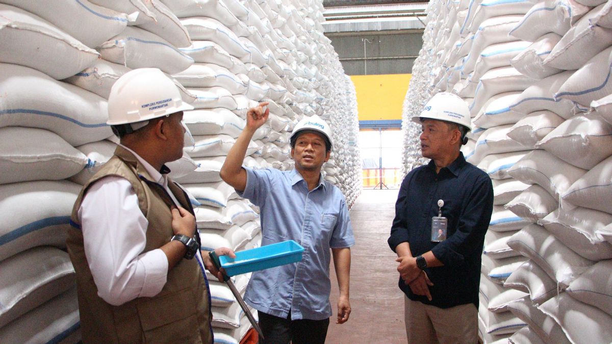 Lakukan Pengawasan Pangan, Gus Hilmy: Gudang Bulog Penuh, Distributosi Perlu Kolaborasi