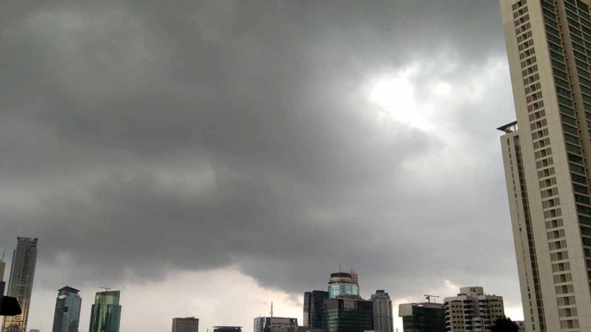 Prévisions Météorologiques BMKG: La Majorité Des Grandes Villes D’Indonésie Devraient être Nuageuses, Tandis Que Jakarta Pleut La Foudre