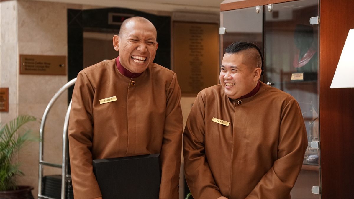 Jadi Alternatif Tontonan Pasca-Lebaran, Oki Rengga dan Lolox Siap Menghibur di Film <i>Tiba-Tiba Setan</i>