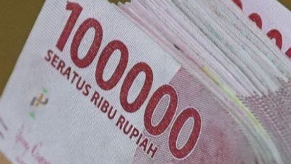 On Thursday Rupiah Weakening Opened 30 Points To Rp14,740 Per US Dollar