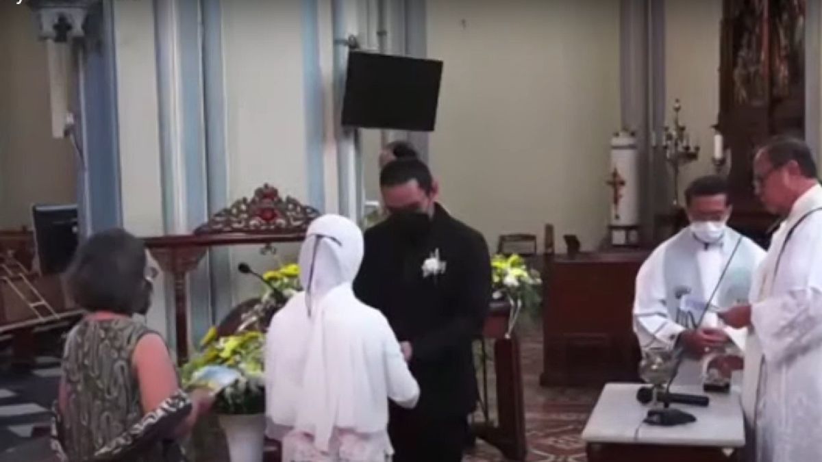Nikah Beda Agama, Stafsus Presiden Joko Ayu Kartika Dewi Jalani Pemberkatan di Gereja Katedral 