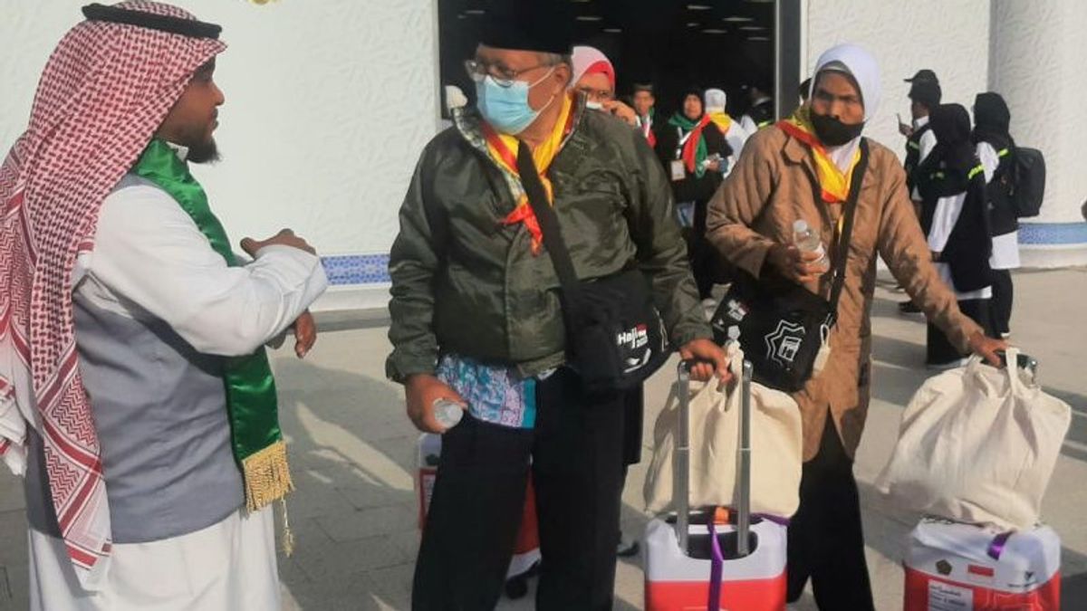 Pilgrims Of Prospective Hajj Group 1 Jakarta Embarkation Arrive In Medina