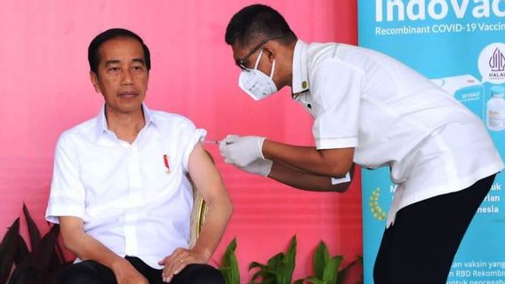 Setelah Disuntik Vaksin <i>Booster</i> Kedua di Bogor, Jokowi Langsung Berangkat ke Cianjur