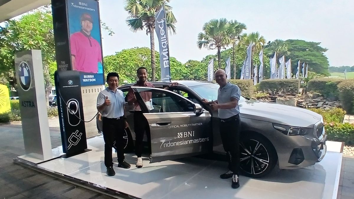 BMW Astra Hands Over 15 Premium Cars For BNI Indonesian Masters Mobility Needs