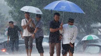 BMKG Prakirakan Cuaca Berawan dan Hujan pada Akhir Pekan