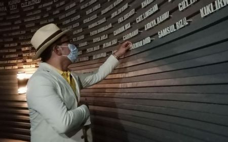 Kisah Ridwan Kamil Menyusuri Sejarah Tsunami Tahun 2004 di Aceh: Saya Banyak Meneteskan Air Mata dalam Proses Sketsanya