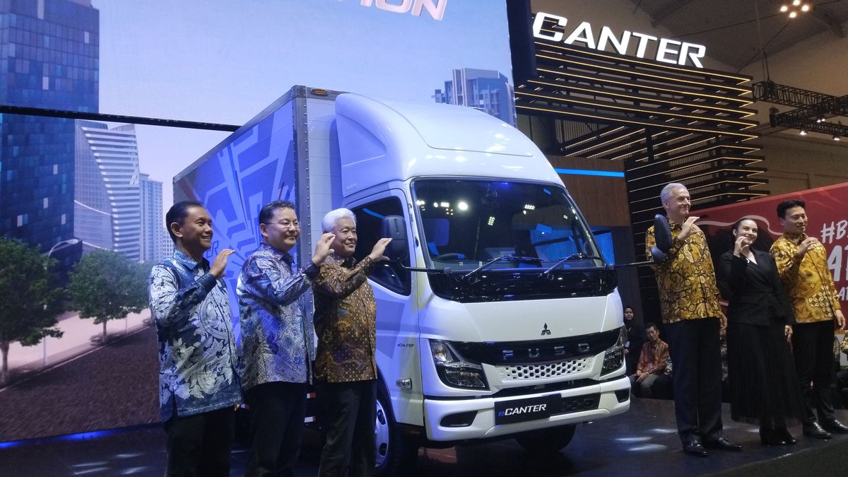 Truk Listrik eCanter Mejeng di GIIAS, Tawarkan Fitur Keamanan dan Kenyamanan