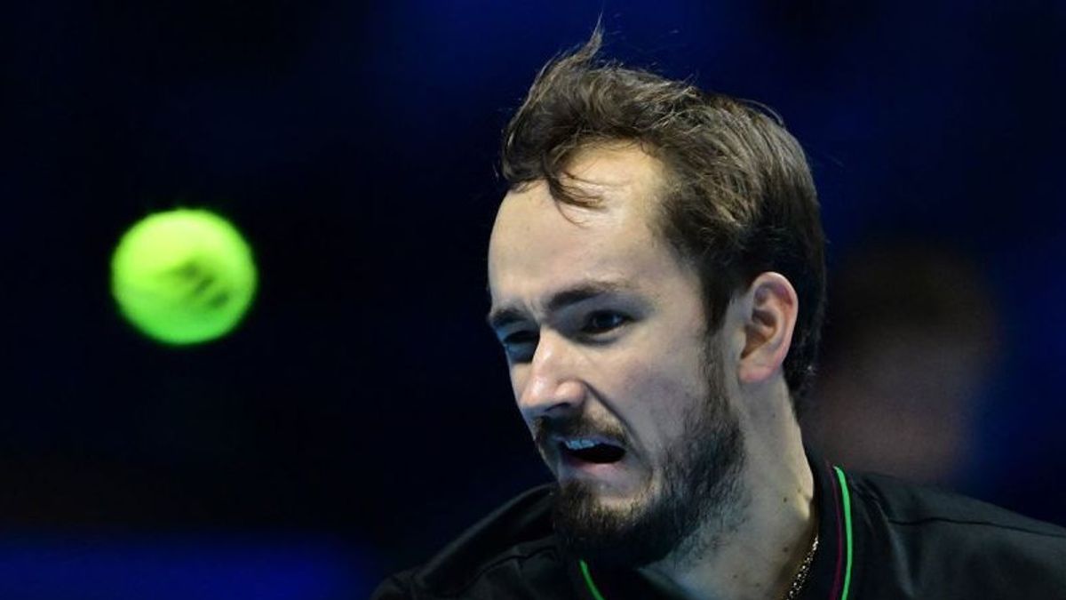 Medvedev Evaluasi Perubahan Taktik dalam Kekalahan Semifinal Miami Open dari Sinner