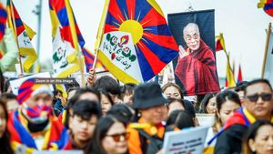 Dalai Lama Menampik Rumor Kesehatan di Ulang Tahunnya yang ke-89