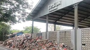  Sampah di TPS 3R Pulogebang Meluber, Warga Khawatir Timbulkan Penyakit