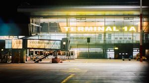 Polisi Inggris Tangkap Pelaku Serangan Siber yang Bikin Jadwal Penerbangan Berantakan