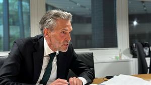 Dutch Government Coalition Collapses, Dick Schoof Seeks Parliamentary Support