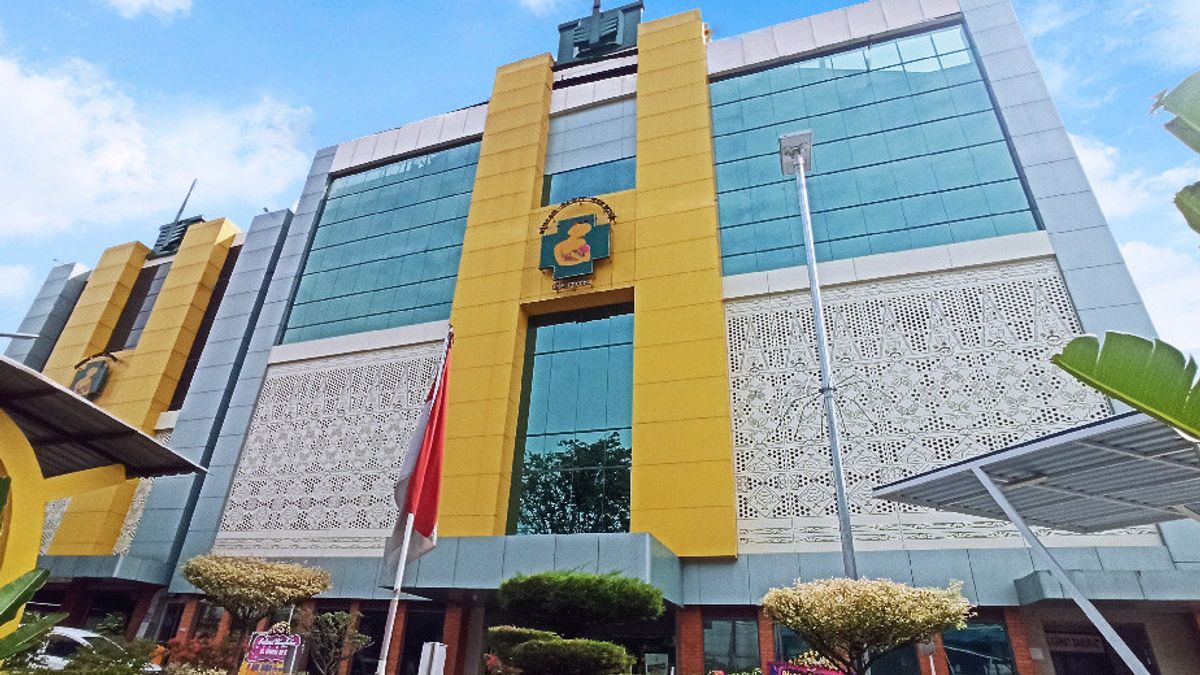 وفي الأسبوع الماضي، اشترت أسترا 74.98 مليون سهم من أسهم مستشفى هيرمينا بقيمة 102.70 مليار روبية إندونيسية.
