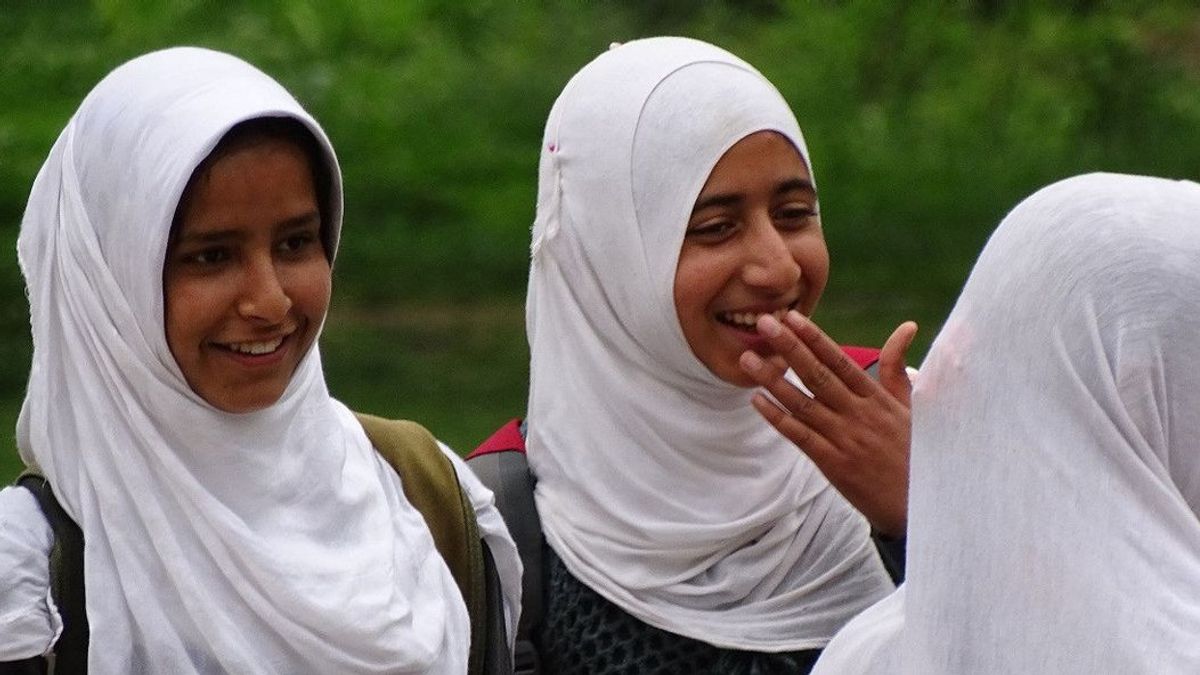 Mahasiswa Muslim di India Diharuskan Lepas Jilbab, Kebebasan Beragama Dipertanyakan