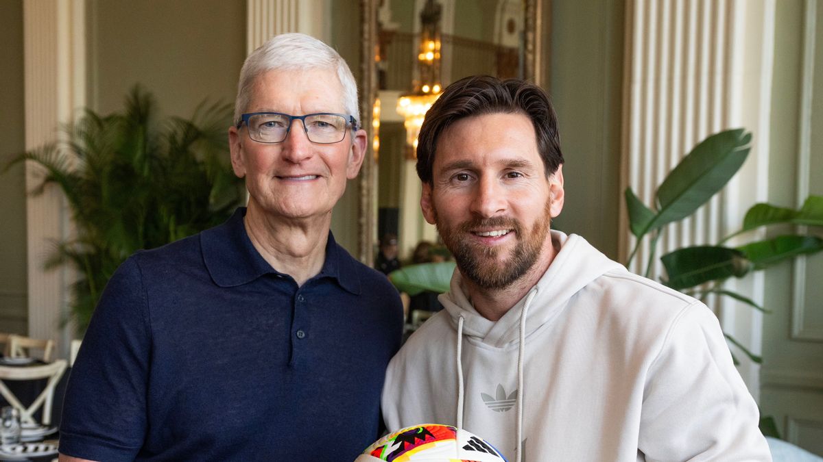Tim Cook Beri Petunjuk Nama Baru untuk iPhone SE 4, Jadi iPhone 16E?