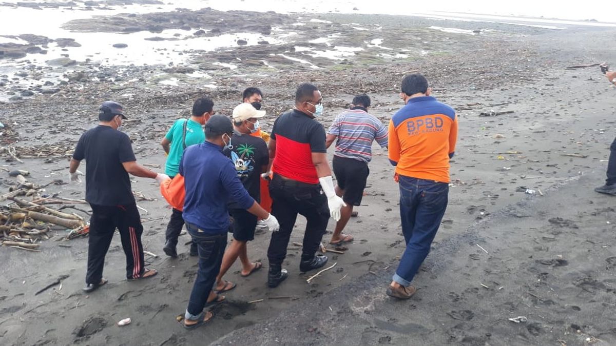 Naked Body Found At Cemagi Beach, Bali