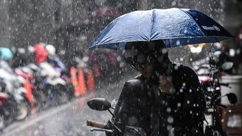 BMKG: Light To Heavy Rain Potentially Occurs In Several Big Cities