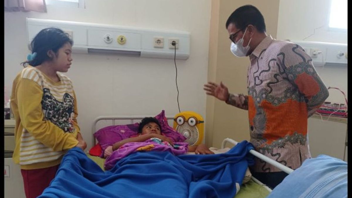 4 Victims Of The Disconnected Bridge In Probolinggo Are Still Being Treated At The Waluyo Jati Hospital