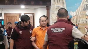 Fugitive Number One Thailand Chaowalit Deported Through Terminal 1 Of Soetta Airport