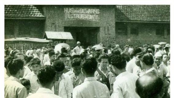 Today's History, February 25, 1946: The Netherlands Frees Political Prisoners From Salemba Prison, Jakarta