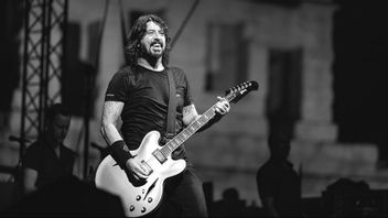 Foo Fighters' New Album Is Another Version Of David Bowie's Let's Dance