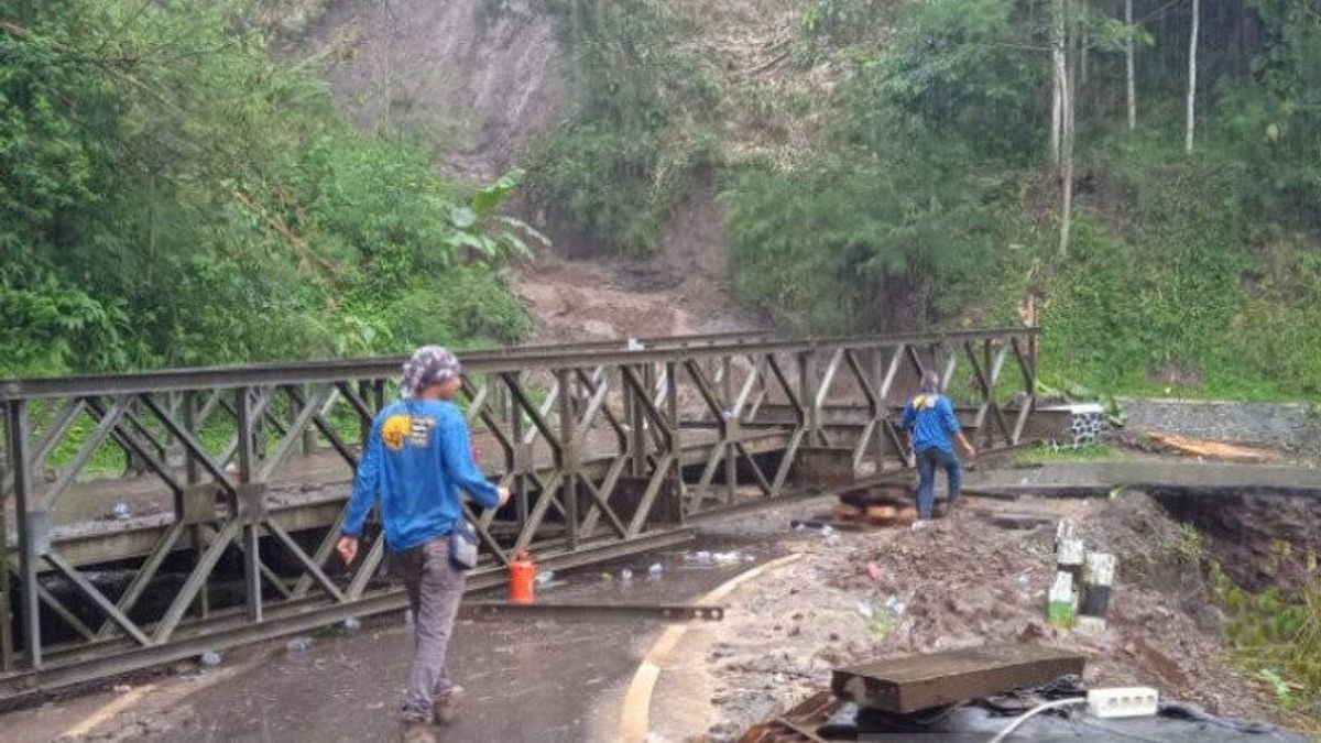 Subsequent Landslides Are Still Potential On The Southern Route Across Bandung-Garut, Motorists Are Asked To Use Alternative Roads
