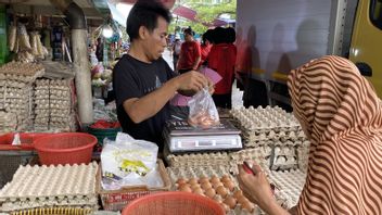 Kramat Jati Naik Market的卵价格为每公斤32,000印尼盾