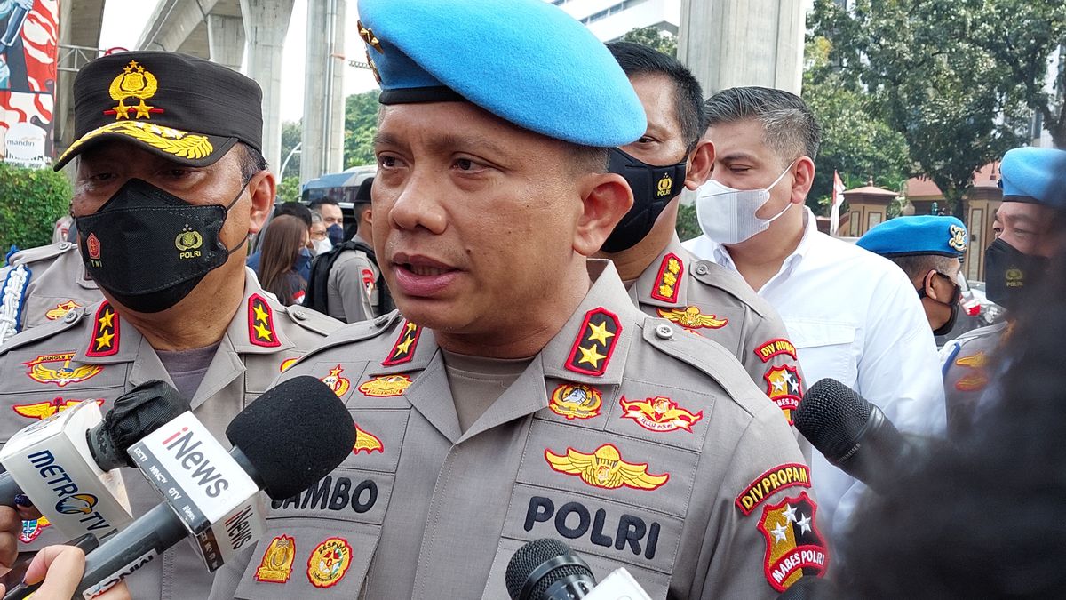 Kapolri Bakal Bentuk Tim Komisi Kode Etik Soal PK AKBP Brotoseno