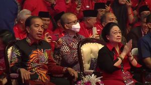 Momen Jokowi dan Megawati Kompak Tepuk Tangan Hanyut Terbawa Lantunan Denny Caknan di HUT ke-50 PDIP