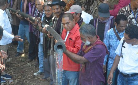 Tangan Dingin Bupati Flotim Anton Hadjon Muluskan Program Air Bersih di Lamahelan: 19 Tahun 'Mangkrak,' Sempat Diusir Saat...