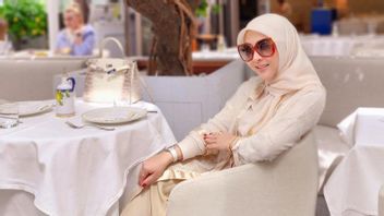 Bag Color Always Matches With Outfit, Take A Peek At 8 Beautiful Portraits Of Syahrini