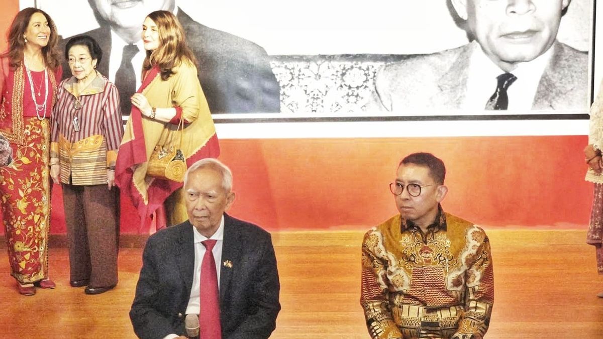 Jejak Lensa Guntur Soekarnoputra: 550 Foto Bung Karno di Pameran Gelegar Foto Nusantara 2025