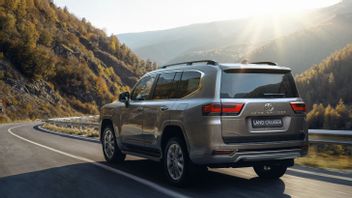 丰田陆地巡洋舰300准备采用插电式混合动力技术