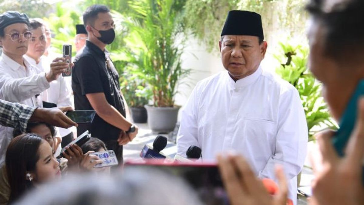 Prabowo Shouted 'President' While Visiting Padang