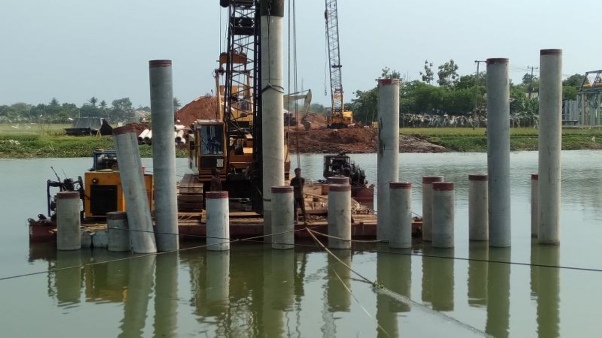Mangkrak 3 Tahun, Pemkab Karawang Ambil Ahli Proses Pembangunan Jembatan Walahar