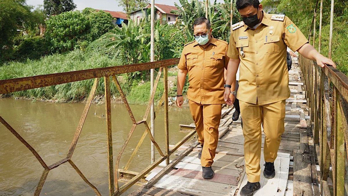 Wali Kota Bobby Nasution Sidak Jembatan Rusak, Perbaikan Infrastruktur jadi Prioritas Pemko Medan 