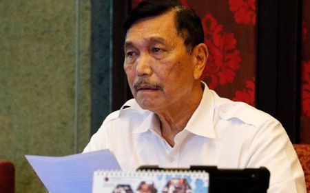 Menko Luhut: Mulai 6 Juli WNA Masuki Indonesia Harus Tunjukkan Kartu Vaksin