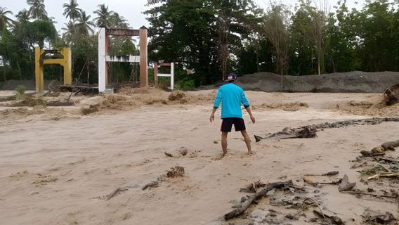 ドンガラの2つの村が洪水で水没