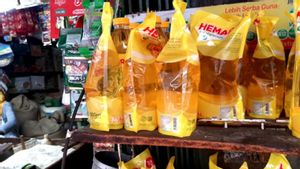 Anak Buah Mendag Lutfi Sebar 22.000 Liter Minyak Goreng Murah di Kota Pempek, Harganya Mulai dari Rp11.500 per Liter