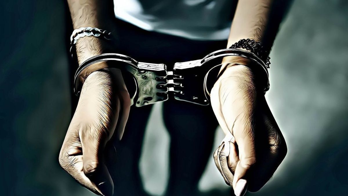 خذ 200 إكستاسي إلى الشرطة السرية ، وتم القبض على سعاة مخدرات في بينجاي سوموت