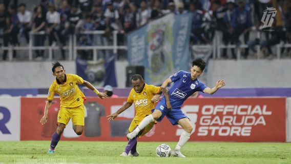 Persebaya Surabaya Vs PSIS三宝垄，教练要求丸川大成对“前”对手进行激烈的表演